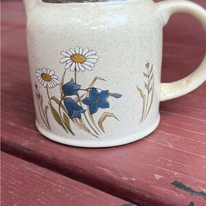 1977 lambethware royal doulton hill top creamer cup made in England